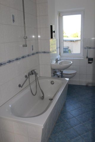 Helle 3-Raum-Wohnung in ländlicher Lage der Ortschaft Falkenbach zur Vermietung - Photo 3