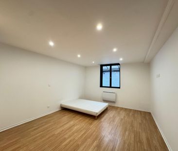 Location Appartement 4 pièces 179m² TOURCOING 59200 - Photo 2