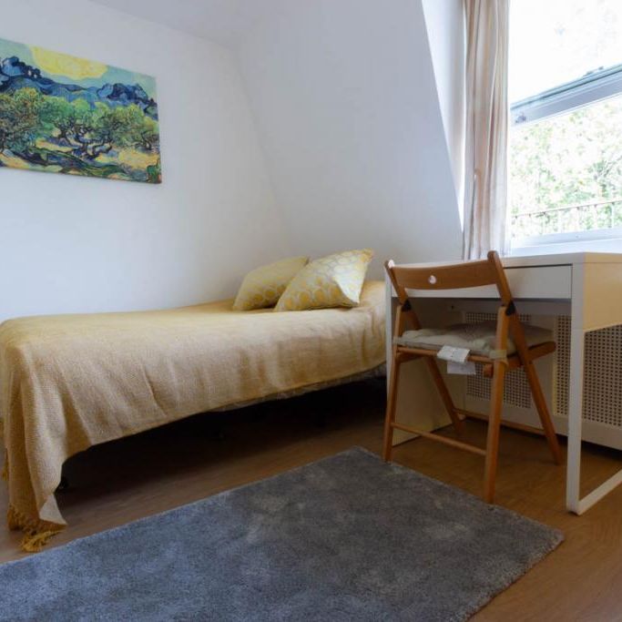 Flat 24 Penywern Road, Earls Court SW5 9SX - Photo 1