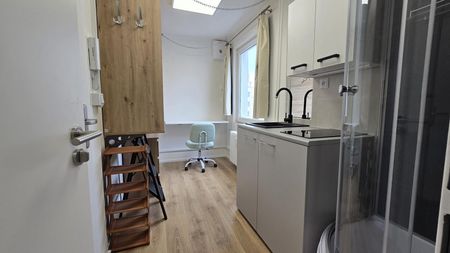 Pronájem bytu 1+kk 8 m² - Photo 2