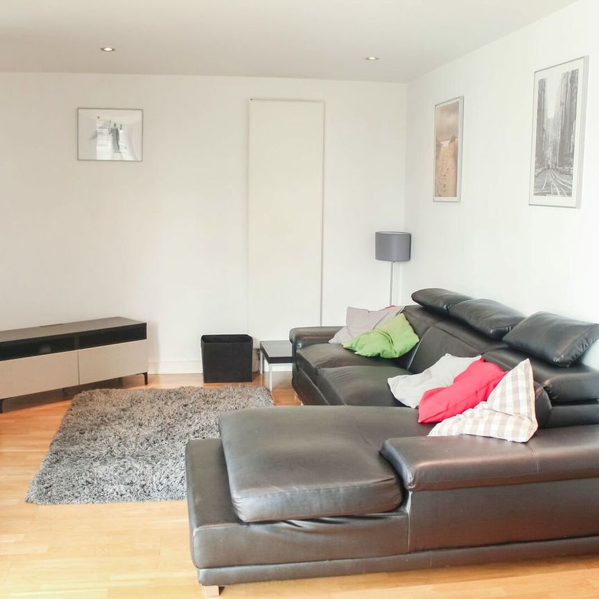 NV Building, 98 The Quays, Salford Quays, M50 - Photo 1