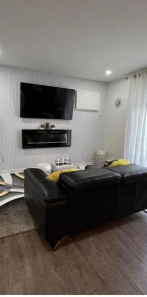 CONDO COMPLÈTEMENT MEUBLÉ ET RÉNOVÉ À LOUER - Photo 1