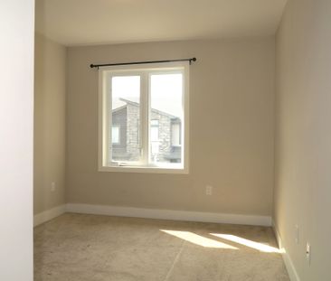 For Lease - 1960 Dalmagarry Road Unit# 57, London North, Ontario - Photo 5