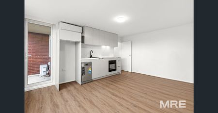 Newly renovated in perfect location - Photo 3