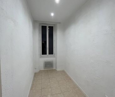 Location Appartement 2 pièces 42m² MARSEILLE 3ème - Photo 4