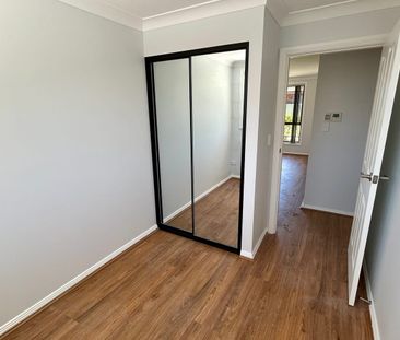 Modern 4-Bedroom Home in Prime Liverpool Location - Photo 3