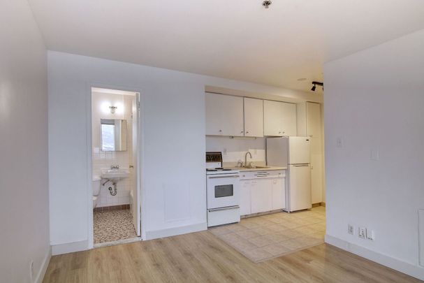3455 Aylmer - Photo 1