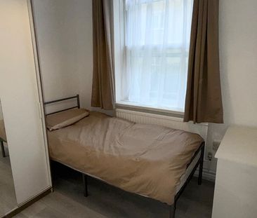 Room in a Shared House, Mcdougall House, E2 - Photo 2