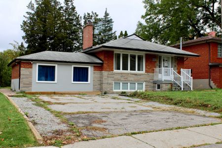 For Lease - 23 Wedgewood Drive, Toronto, Ontario - Photo 2