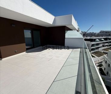 Alquiler de ático en Calle del Dique - Photo 1