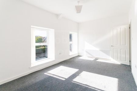 3 bedroom detached house to rent - Photo 2