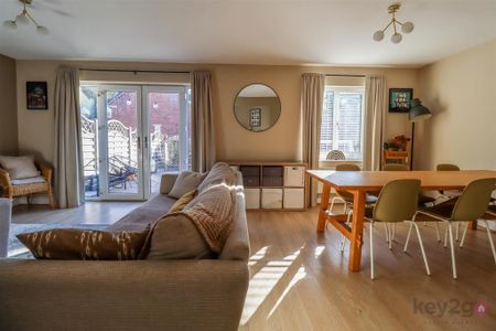 3 bedroom terraced house to rent - Photo 3