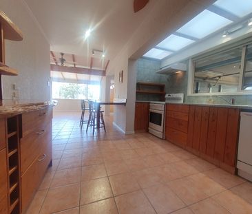 Spacious Family Home - Photo 5