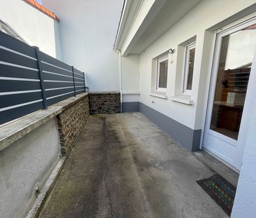 A LOUER Maison de 220m² - 6 chambres - Photo 1