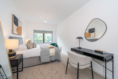 Lakeside Close, Staines Upon Thames - Photo 3