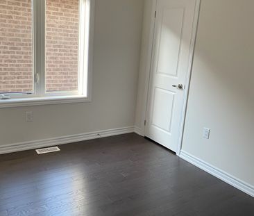 For Lease - 48 Prudhoe Terrace, Barrie, Ontario - Photo 5