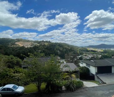 Three Bedroom Home with Beautiful Views - Photo 5