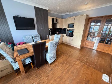 2 bedroom townhouse to rent - Photo 3