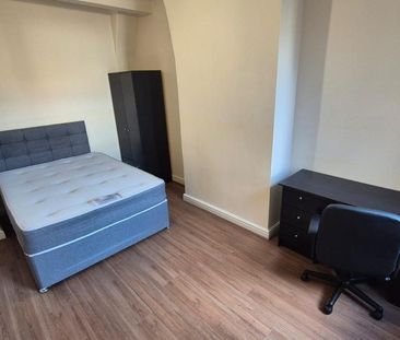 4 bedroom terraced house to rent - Photo 6