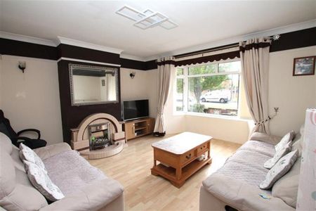 3 bedroom semi-detached house to rent - Photo 2