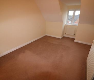 3 bedroom semi-detached house to rent - Photo 4