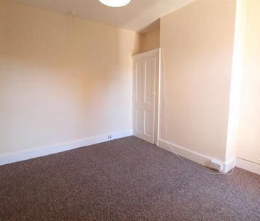 1 bedroom Flat To Let - Photo 2