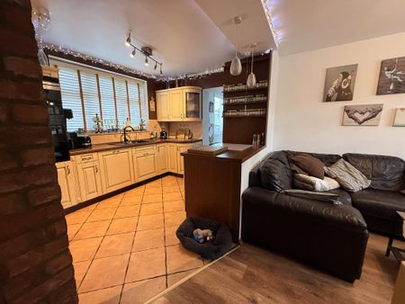 1 bedroom in a house share to rent - Photo 5