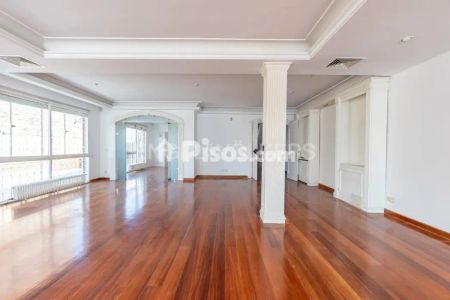 Casa adosada en alquiler en Calle de Ángel Cavero - Foto 3