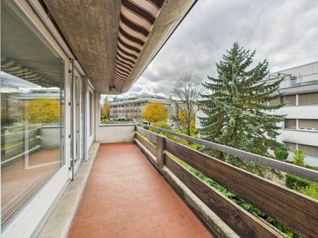 Modern 4.5-room apartment with balcony and roof terrace in Ipsach - Photo 3