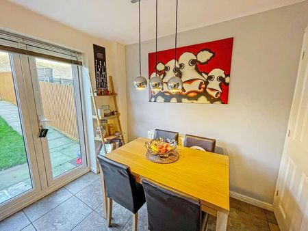 Padstow Road, Swindon, Wiltshire, SN2 - Photo 2