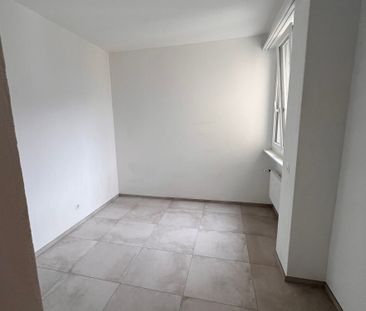 AFFITTASI LUMINOSO APPARTAMENTO RINNOVATO DI 4.5 LOCALI - Foto 5