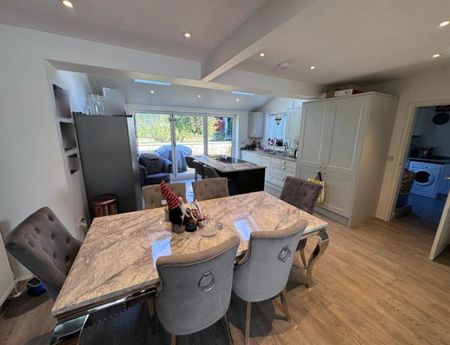 4 Bedroom Semi Detached To Let - Photo 3