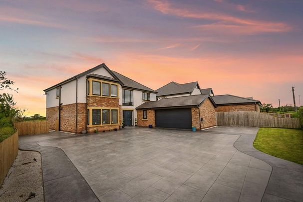 5 bedroom detached house to rent - Photo 1