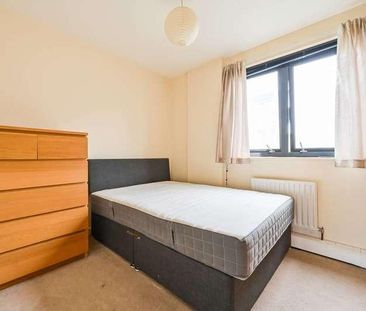 Ocean Wharf, Canary Wharf, E14 - Photo 4