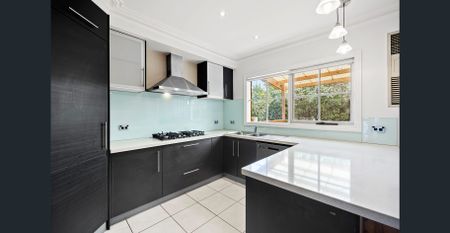 Modern Comfort & Convenience in Central Mitcham! - Photo 3