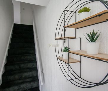 28 Lingard Close - Photo 1