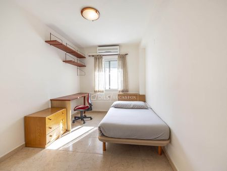 4 Bedroom apartment with 12m² terrace for rent in El Pla del Real, Valencia - Photo 4