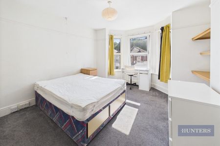 4 bedroom House To Let - Photo 2