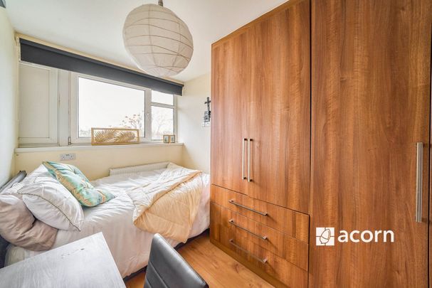 House Share to rent - Manor Estate, London, SE16 - Photo 1