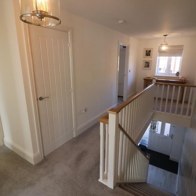 5 bedroom detached house to rent - Photo 1