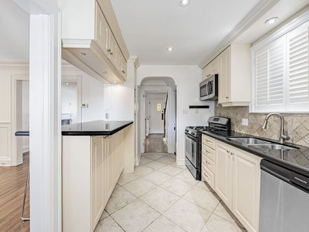 For Lease - 105 Ronan Avenue, Toronto, Ontario - Photo 2