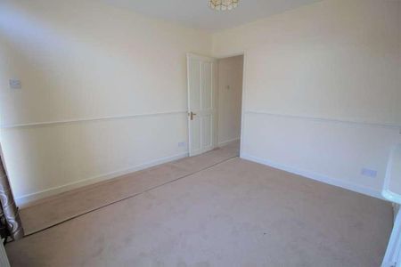 Watford, Hertfordshire, WD19 - Photo 4