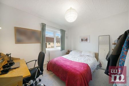 3 bedroom flat to rent - Photo 4