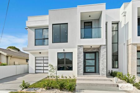 Step into Luxury - Photo 5