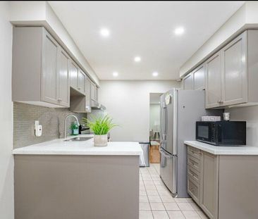 For Lease - 89 Pebblestone Circle, Brampton, Ontario - Photo 6