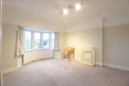 4 bedroom detached house to rent - Photo 3