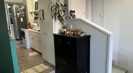 Modern, Charming & Furnished Studio in Double... - Photo 3