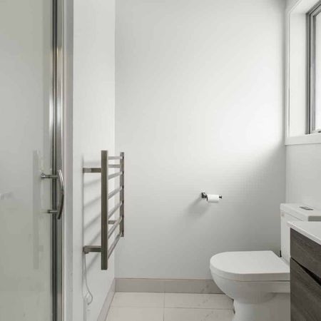 Townhouse living upgraded! - Photo 4