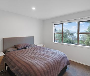 TWO BEDROOM TOWNHOUSE IN SOUGHT AFTER COMPLEX - Photo 6