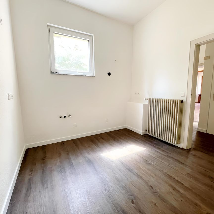 GROßZÜGIGE 2-ZIMMER WOHNUNG IN KREFELDER INNENSTADT ZU MIETEN! - Photo 1